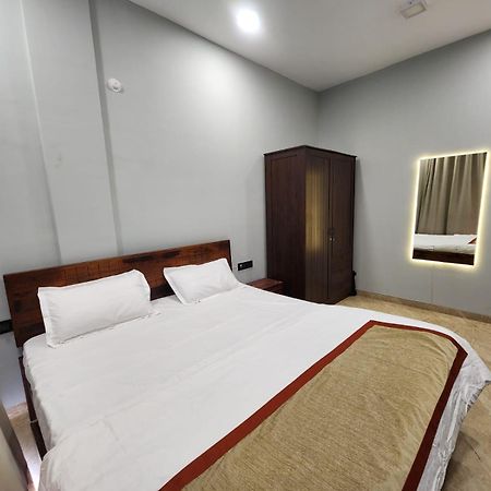 Genz Villa Ll Swimming Pool Ll Ac Ll Bbq Ll 2Bhk Лонавала Екстериор снимка